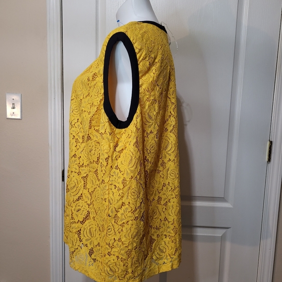 Pleione Floral Lace Sleeveless Top & Shorts - Picture 6 of 16